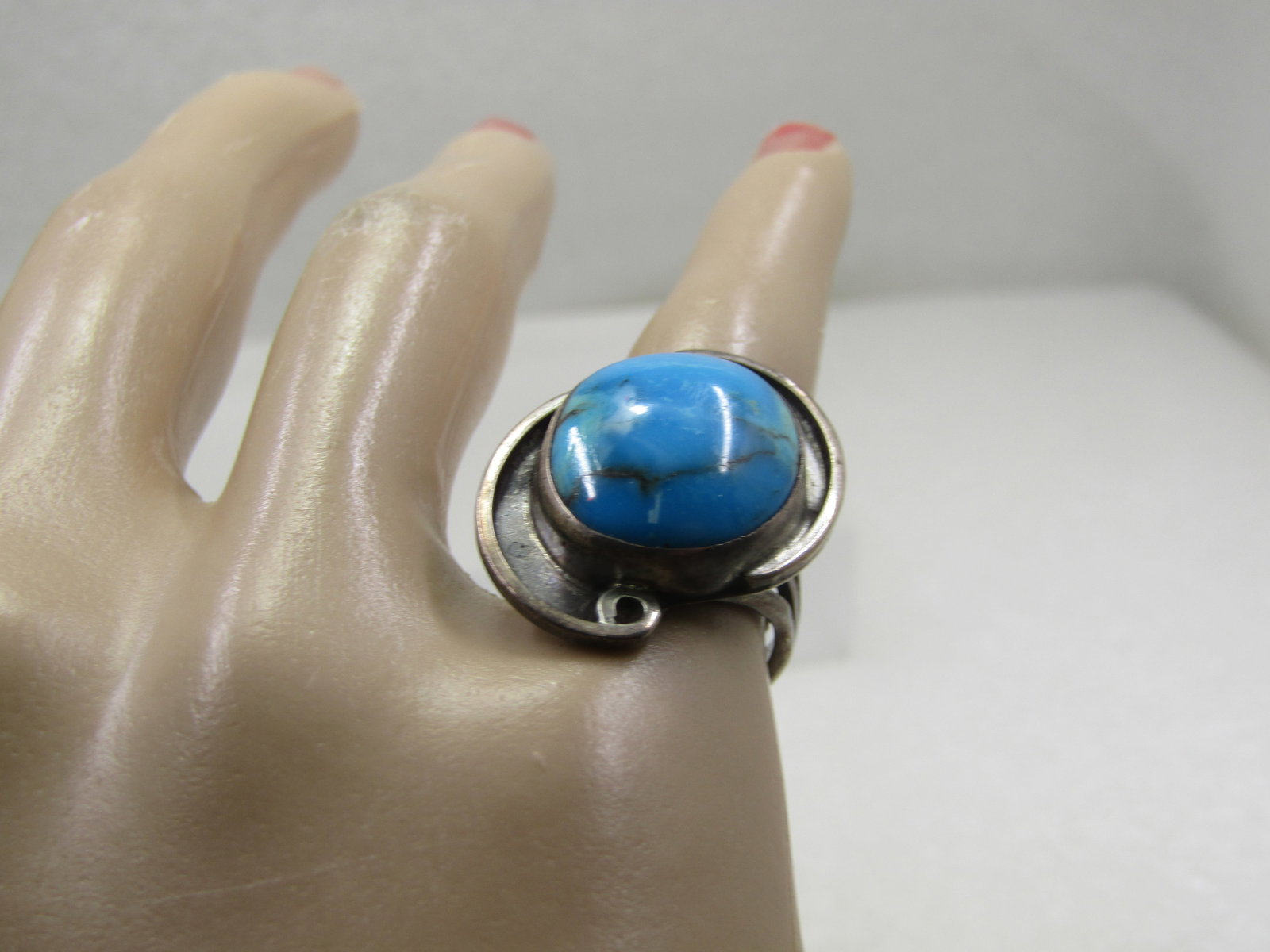 Vintage Sterling Turquiose Blue Southwestern ring, Sz. 5.5 - 7