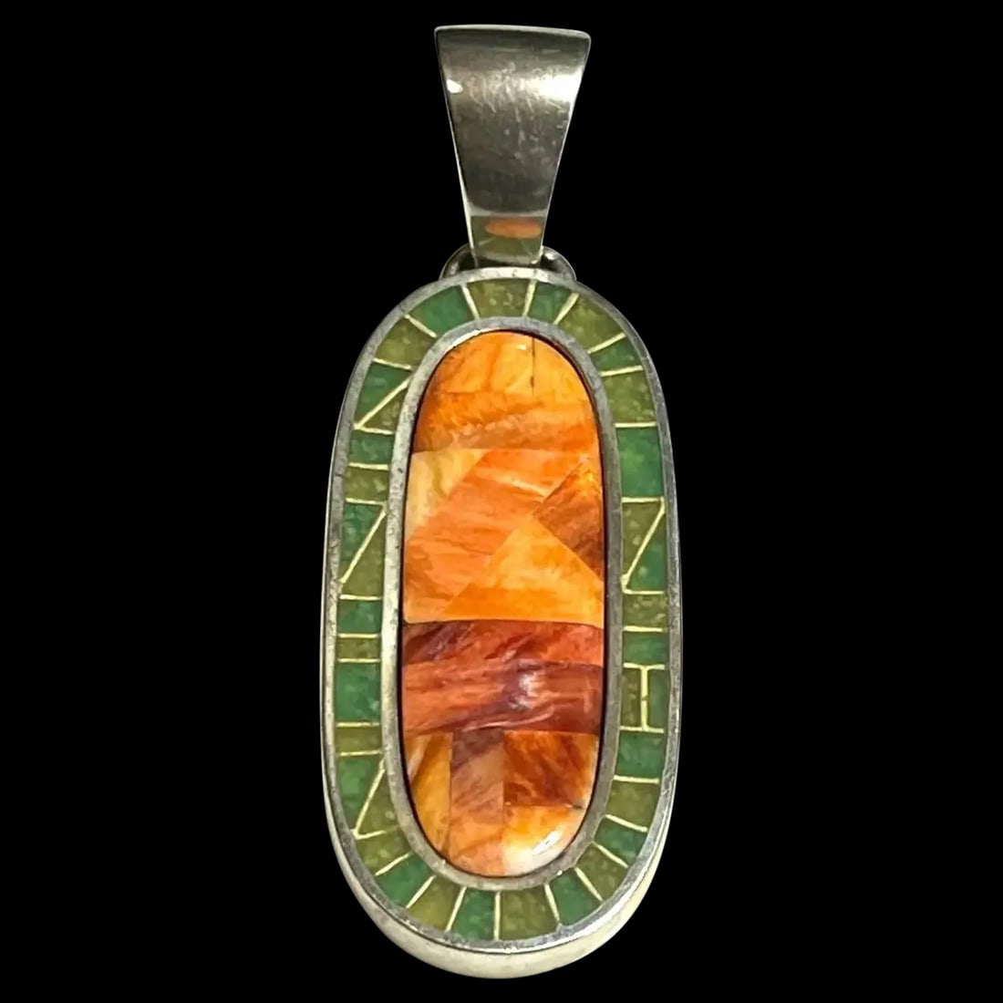 Carolyn Pollack Turquoise and Spiny Oyster Shell Inlay Pendant: Title: Carolyn Pollack Turquoise and Spiny Oyster Shell Inlay Pendant Description: Carolyn Pollack Turquoise and Spiny Oyster Shell Inlay Pendant Hallmarked: Signed CP 925 Weighs: 18.8 grams Measures