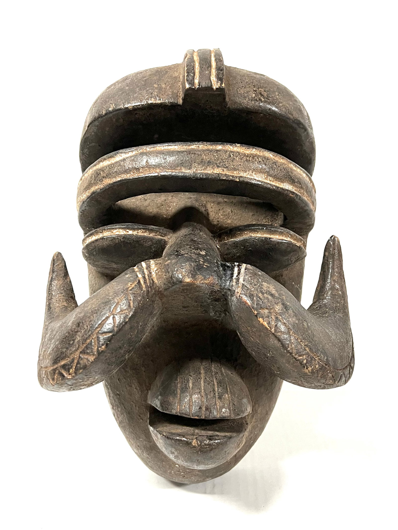 Guere Mask: Title: Guere Mask Date/Period: Late 20th Century Description: African Tribal Art Guere Mask Materials: Wood Size: 12' h x 8.5" w Reserve: $200.00 Shipping: Domestic: Flat-rate of $30.00 to anywhere w