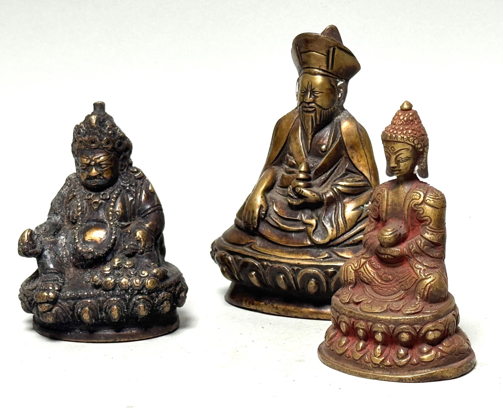 3 sitting meditation Buddhas with lotus - China - 2