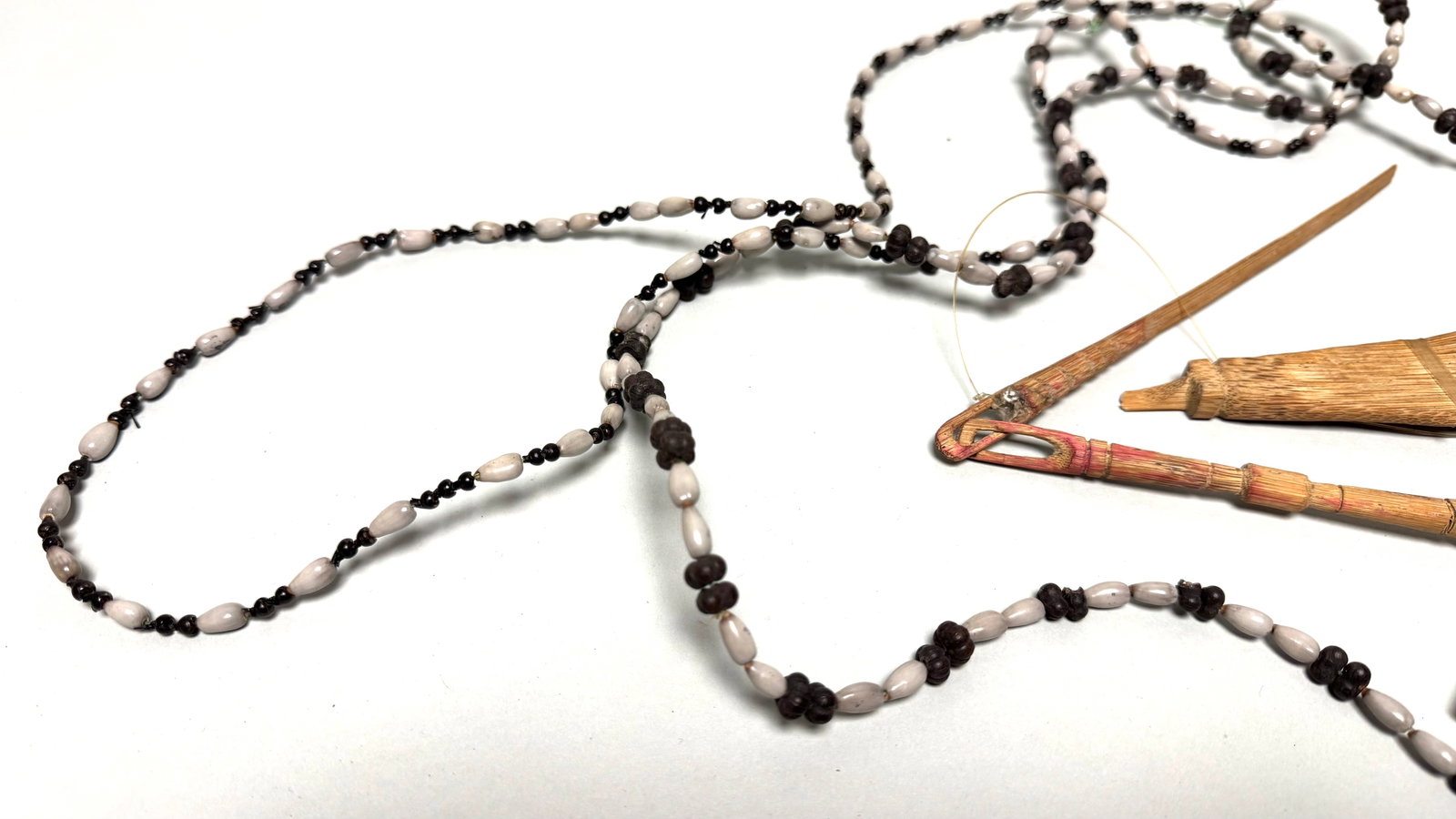 2 Papua necklace and hair comb tribal use - 2