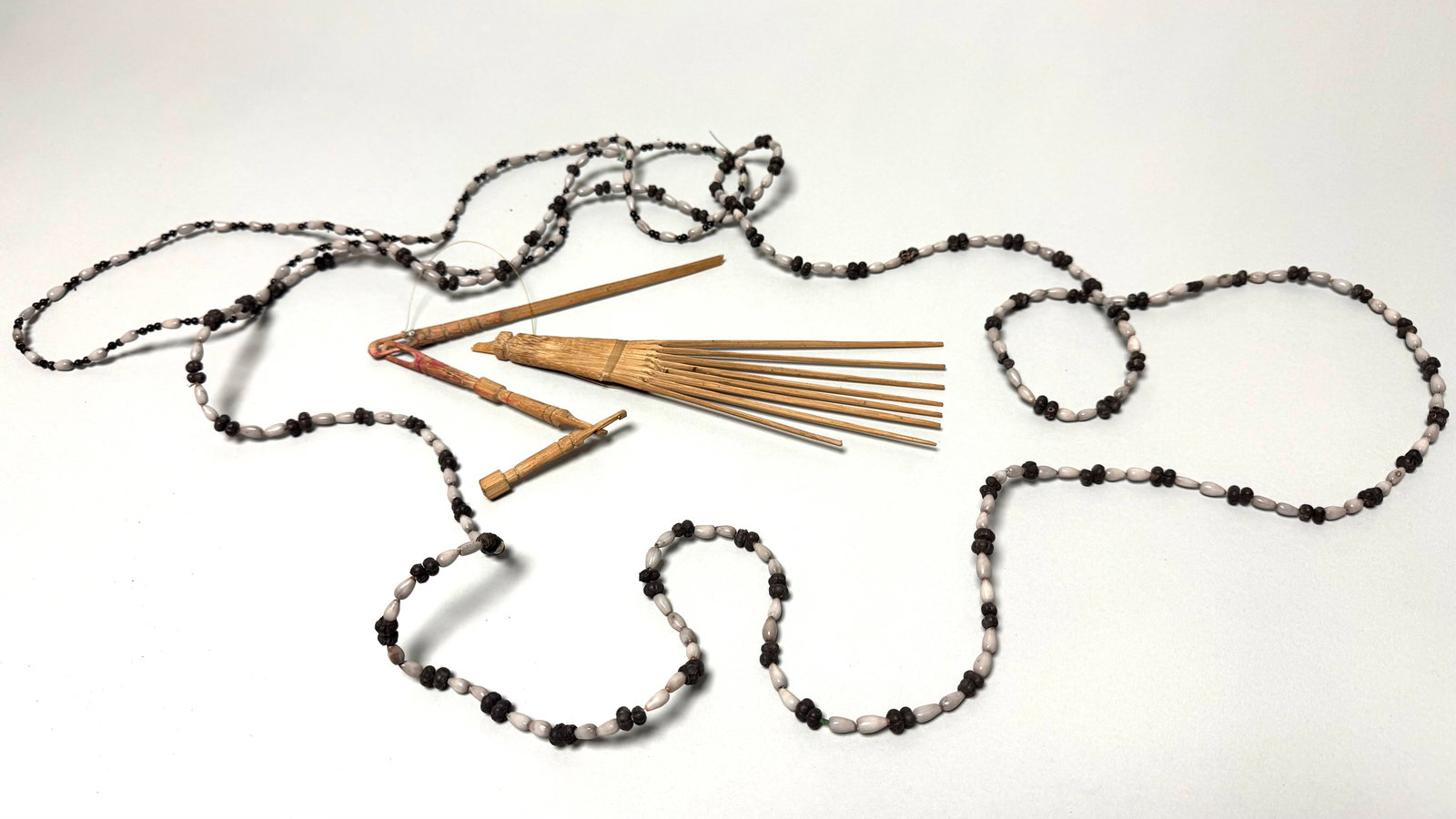 2 Papua necklace and hair comb tribal use - 5