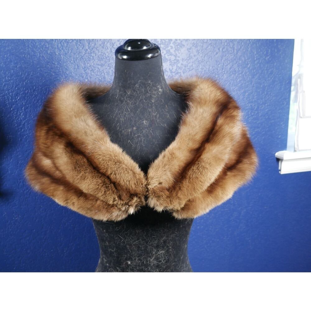 Stunning Russian Sable Fur Stole wrap scarf cape for Coat Jacket: Here is a stunning Russian Sable Fur stole. It is in excellent condition, no damage at all. Fur is buttery soft, supple & fluffy. It has a hook & eye closure & No Monogram No size, please go by the me