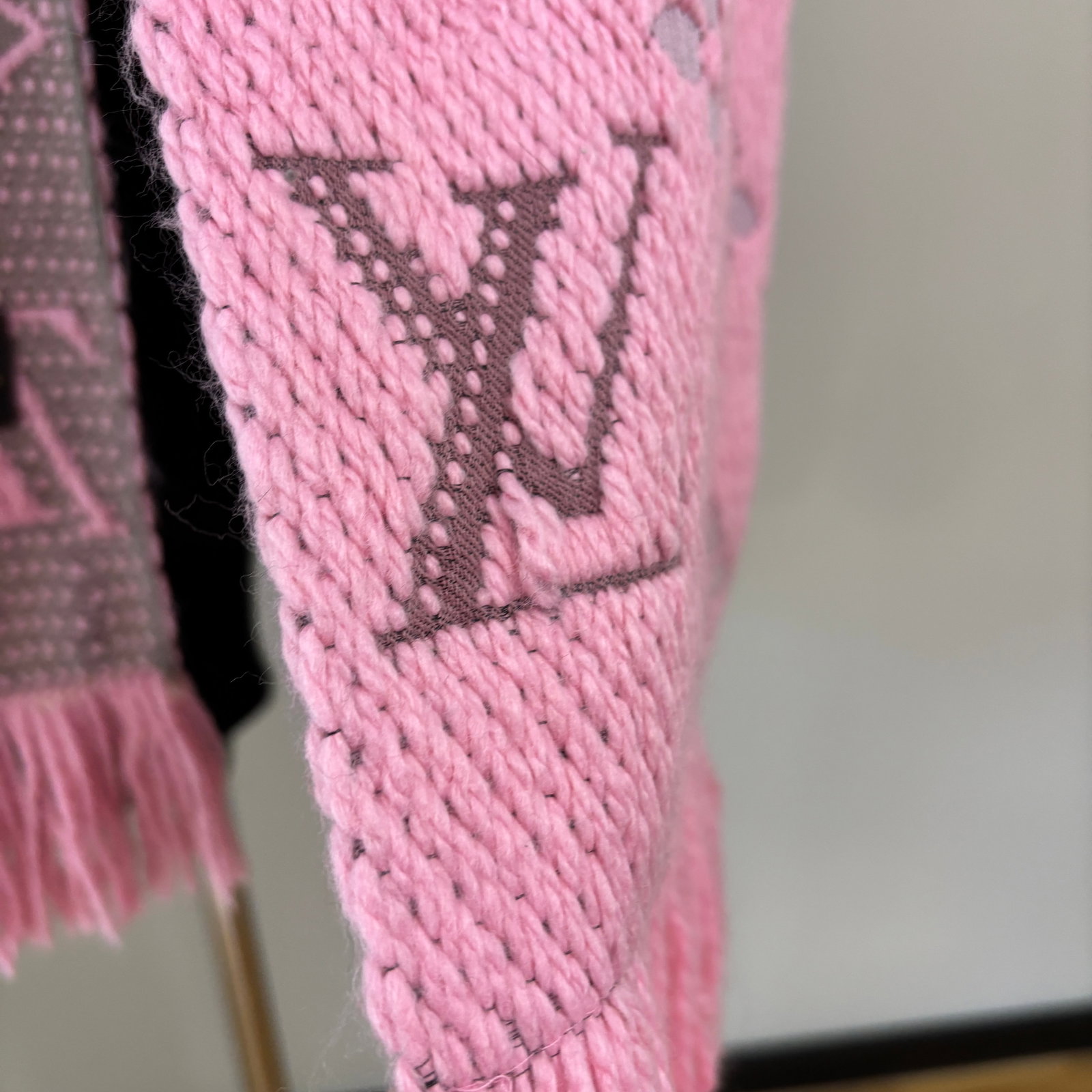 Louis Vuitton Pink Thick Wool & Silk Scarf - 5