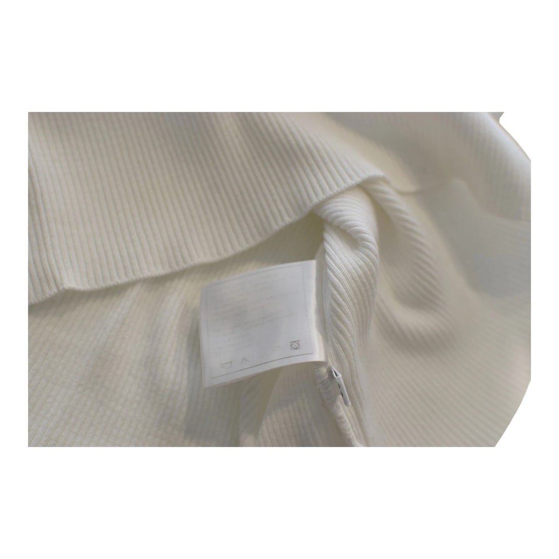 Chanel Vintage White slim cut short sleeve T-shirt sz 40 dark blue trim collar - 7