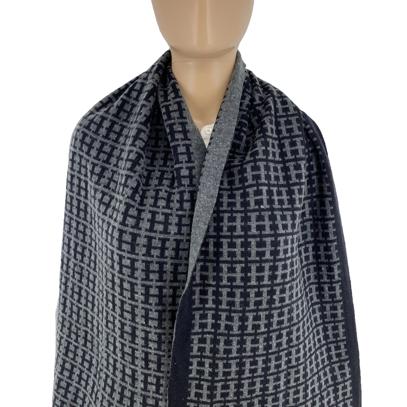 HERMES Vintage 100% Soft Woolmark Wool Scarf - 2