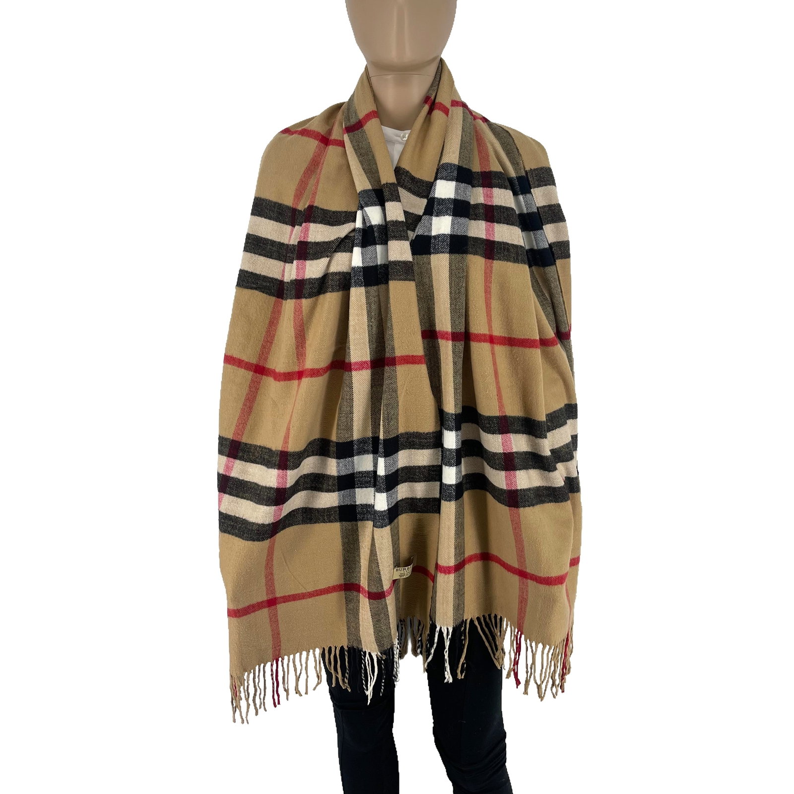 Burberry Beige Plaid 100% Cashmere Scarf: Title:Burberry Beige Plaid 100% Cashmere ScarfBrand:BurberryDate/Period:ModernMaterials:100% Cashmere Size:One SizeDescription:Burberry Beige Plaid 100% Cashmere Scarf Reserve: $60.00 