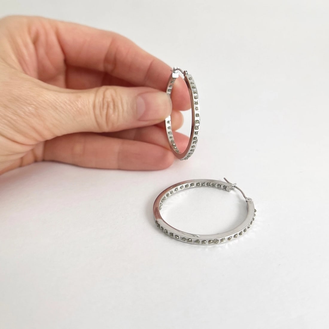 Thin Inside-Out Rhinestone Hoop Earrings 10K White Gold, 1.25 Inches, 1.63 Grams - 4