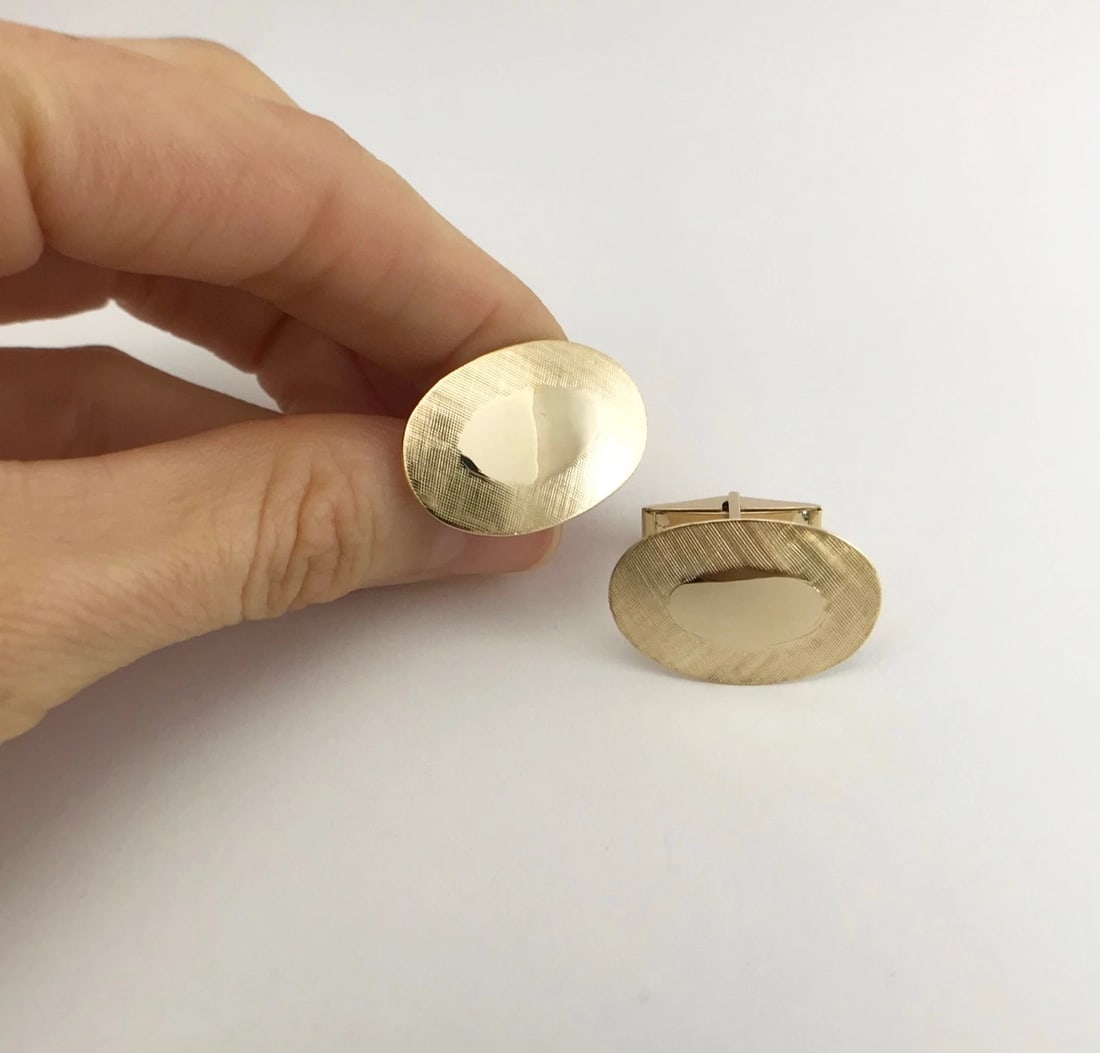 Oval Engravable Textured Matte Finish 14K Yellow Gold Cufflinks, 7.37 Grams - 3
