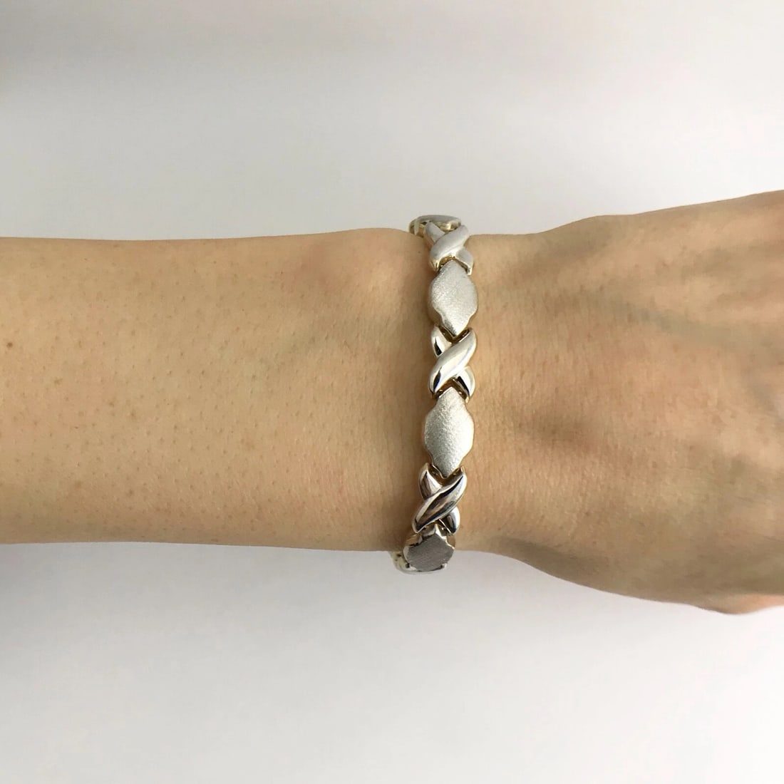 Reversible Two-Tone XO Chain Link Bracelet 14K White Yellow Gold, 7.79 Grams - 4