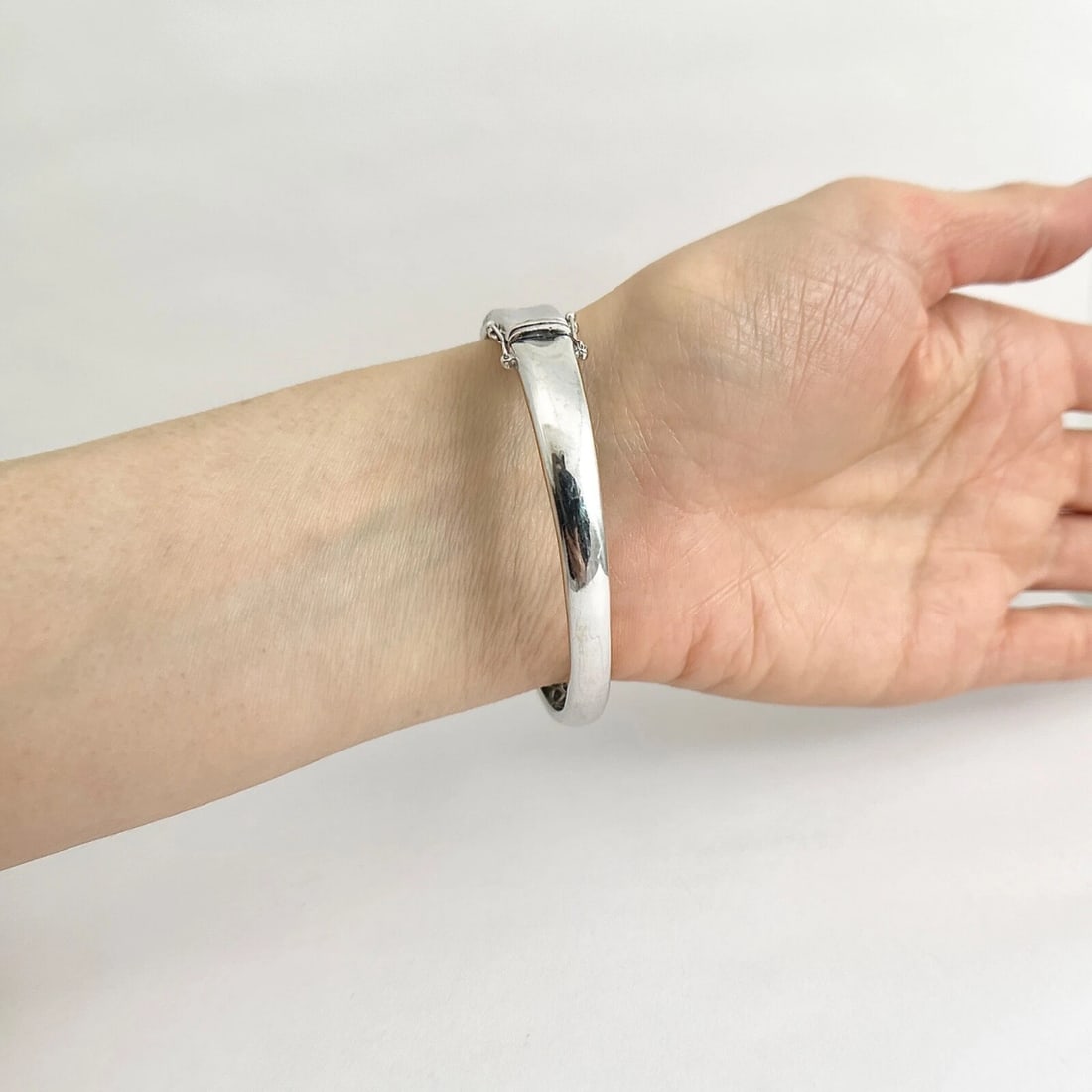 Pave Diamond Buckle Bangle Bracelet 14K White Gold, 1.89 CTW, 26.69 Grams - 5