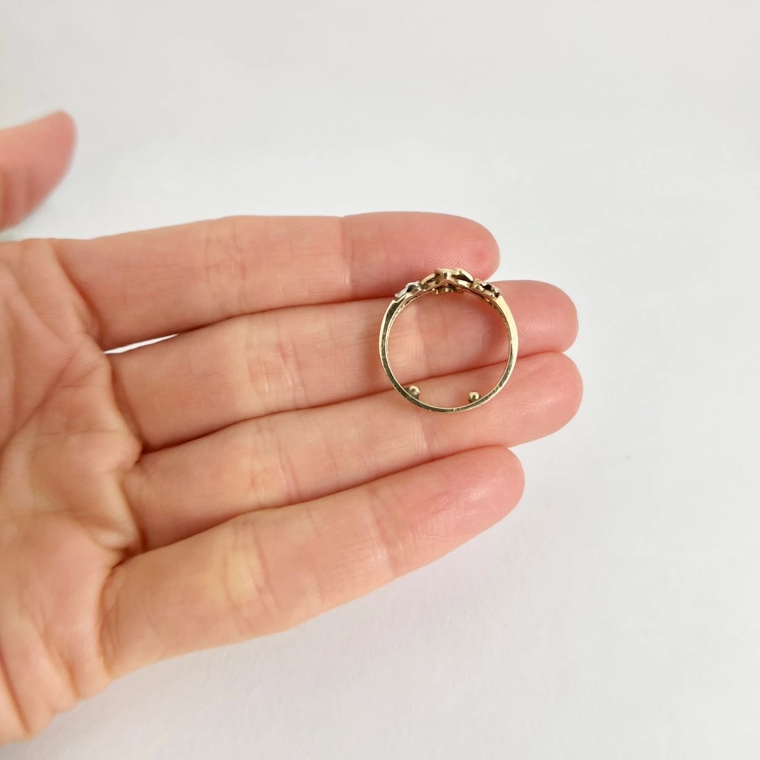 Estate Tri-Color Gold Flower Statement Ring 14K Yellow Gold, 1.95 Grams - 5