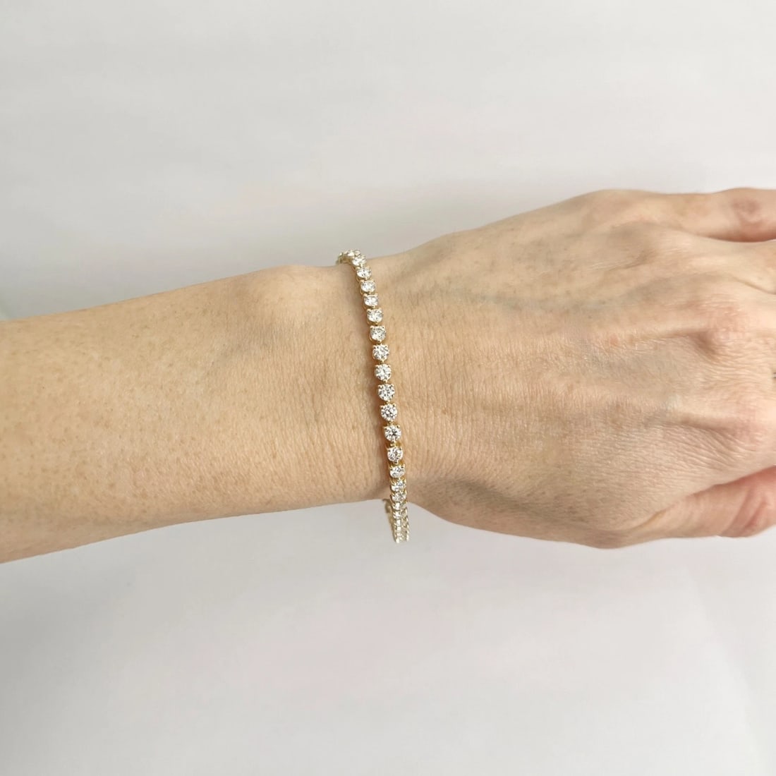 Round 3-Prong Diamond Tennis Bracelet 14K Yellow Gold, 7 Inches, 5.02 CTW - 3