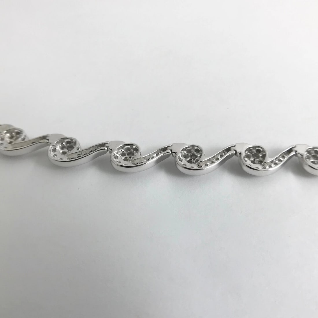 Diamond Wave Scalloped Tennis Bracelet 14K White Gold 2.70 CTW, 7 Inches - 11