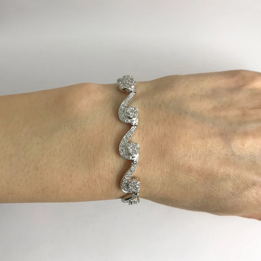 Diamond Wave Scalloped Tennis Bracelet 14K White Gold 2.70 CTW, 7 Inches - 3