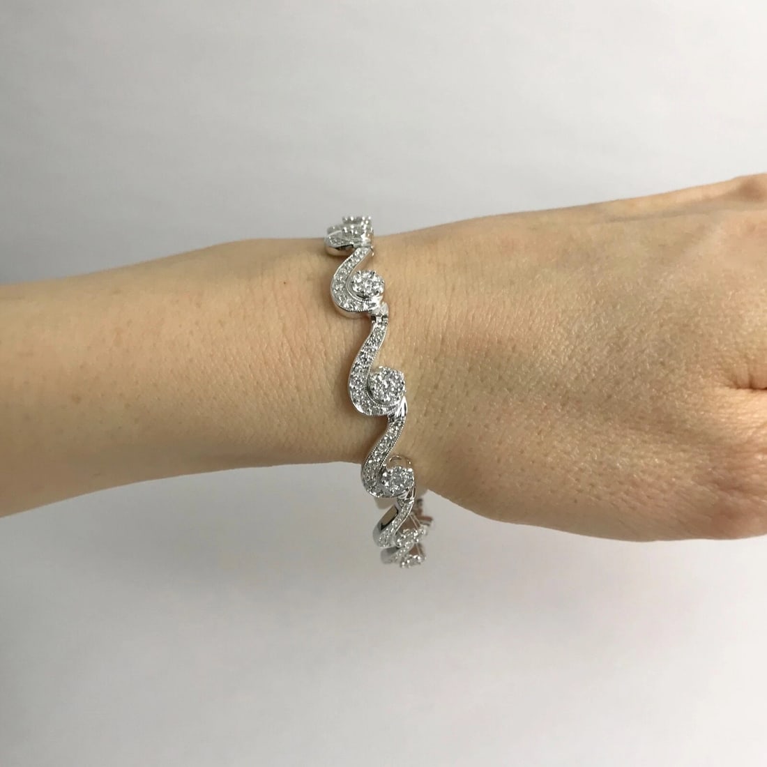 Diamond Wave Scalloped Tennis Bracelet 14K White Gold 2.70 CTW, 7 Inches - 4