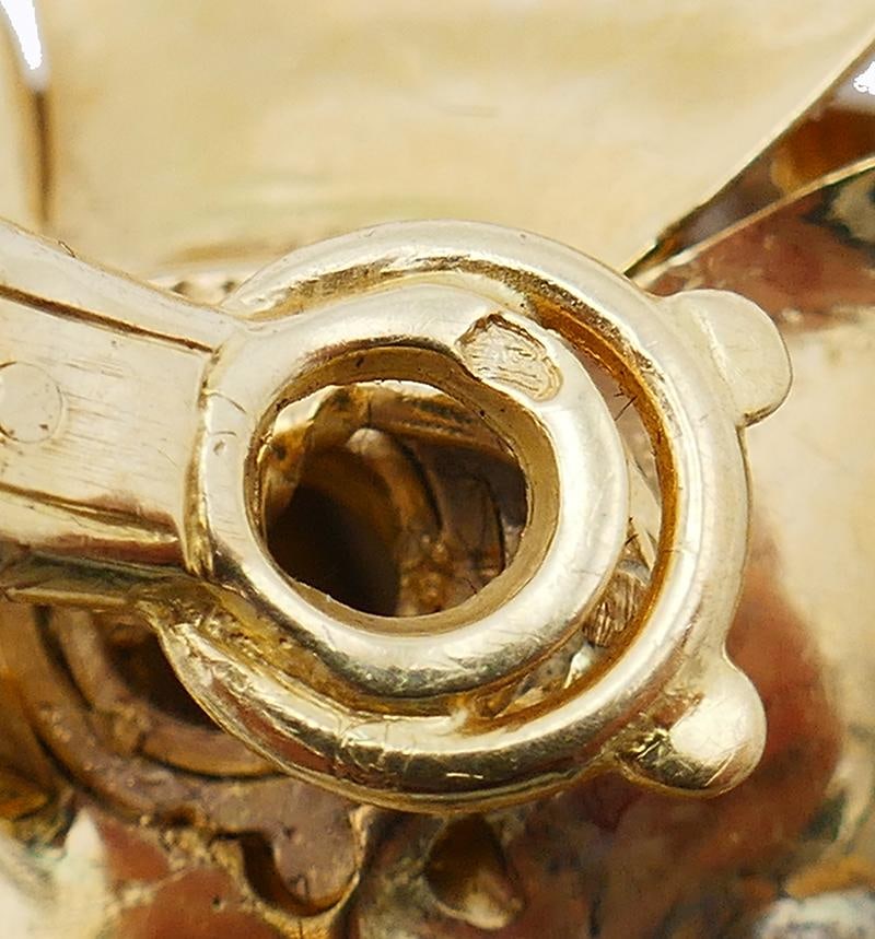 Vintage Marchak 18k Gold Diamond Clip-On Earrings - 4