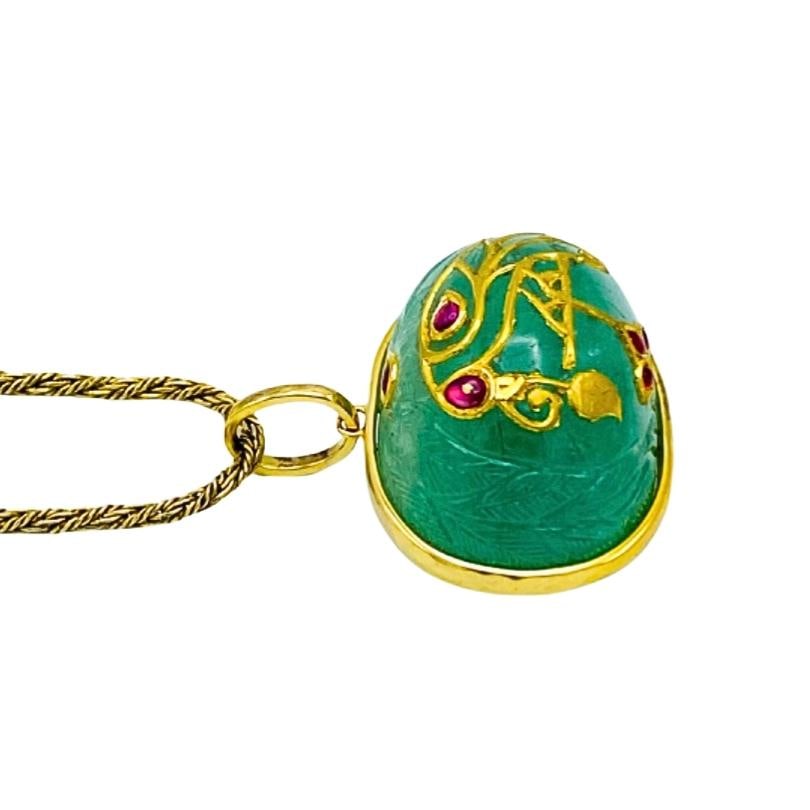 1930’s Yellow Gold, Carved Emerald and Ruby Pendant Chain Necklace - 2