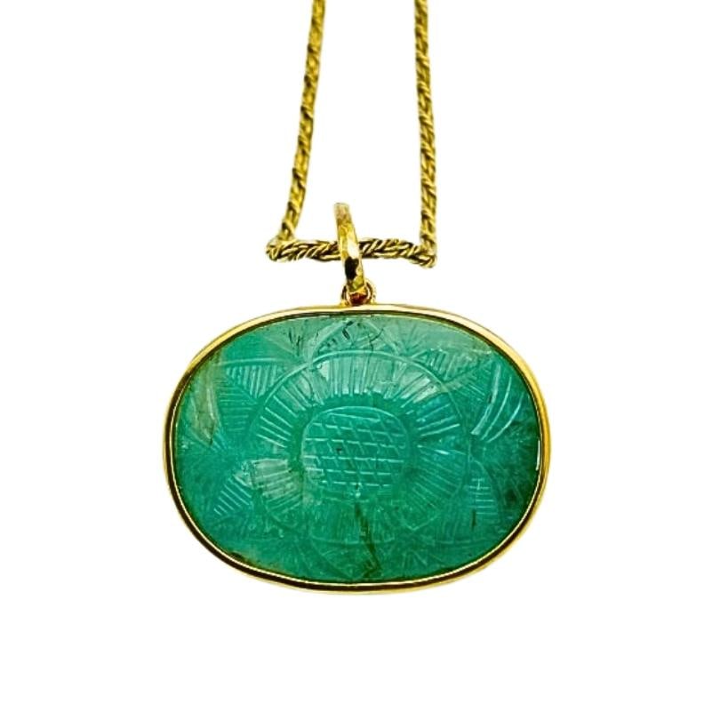 1930’s Yellow Gold, Carved Emerald and Ruby Pendant Chain Necklace - 4