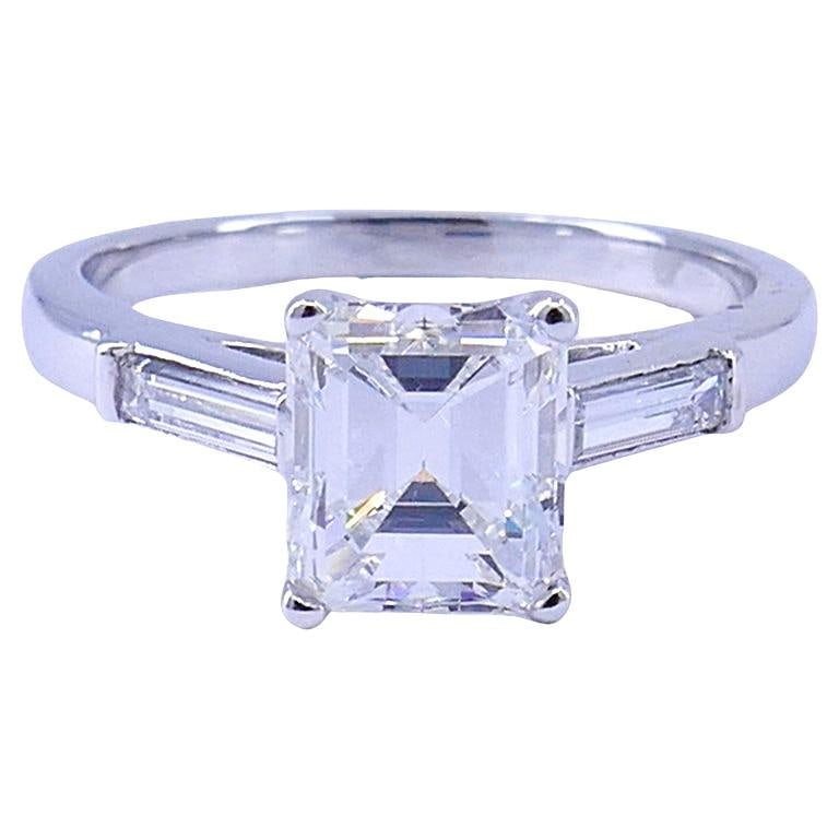 1.27-ct GIA Diamond Platinum Solitaire Ring Estate Jewelry: Title: 1.27-ct GIA Diamond Platinum Solitaire Ring Estate Jewelry Description: About the Item A diamond solitaire with accents and platinum ring of a classic design. The ring’s center stone come