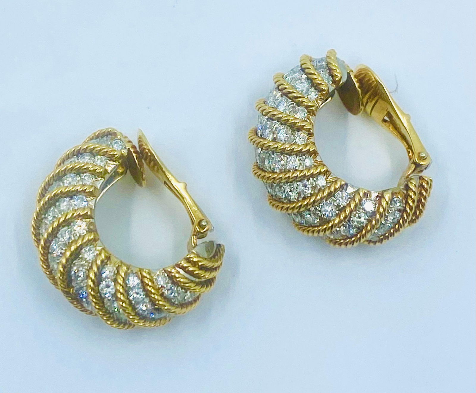 David Webb Huggie Earrings Diamond Gold - 9