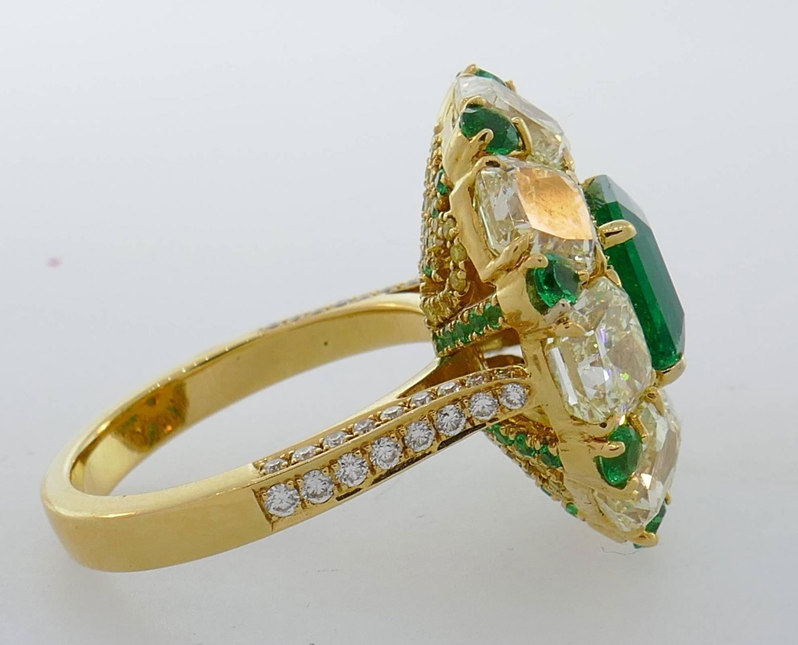 2.24 Carat Emerald Diamond Yellow Gold Ring - 4