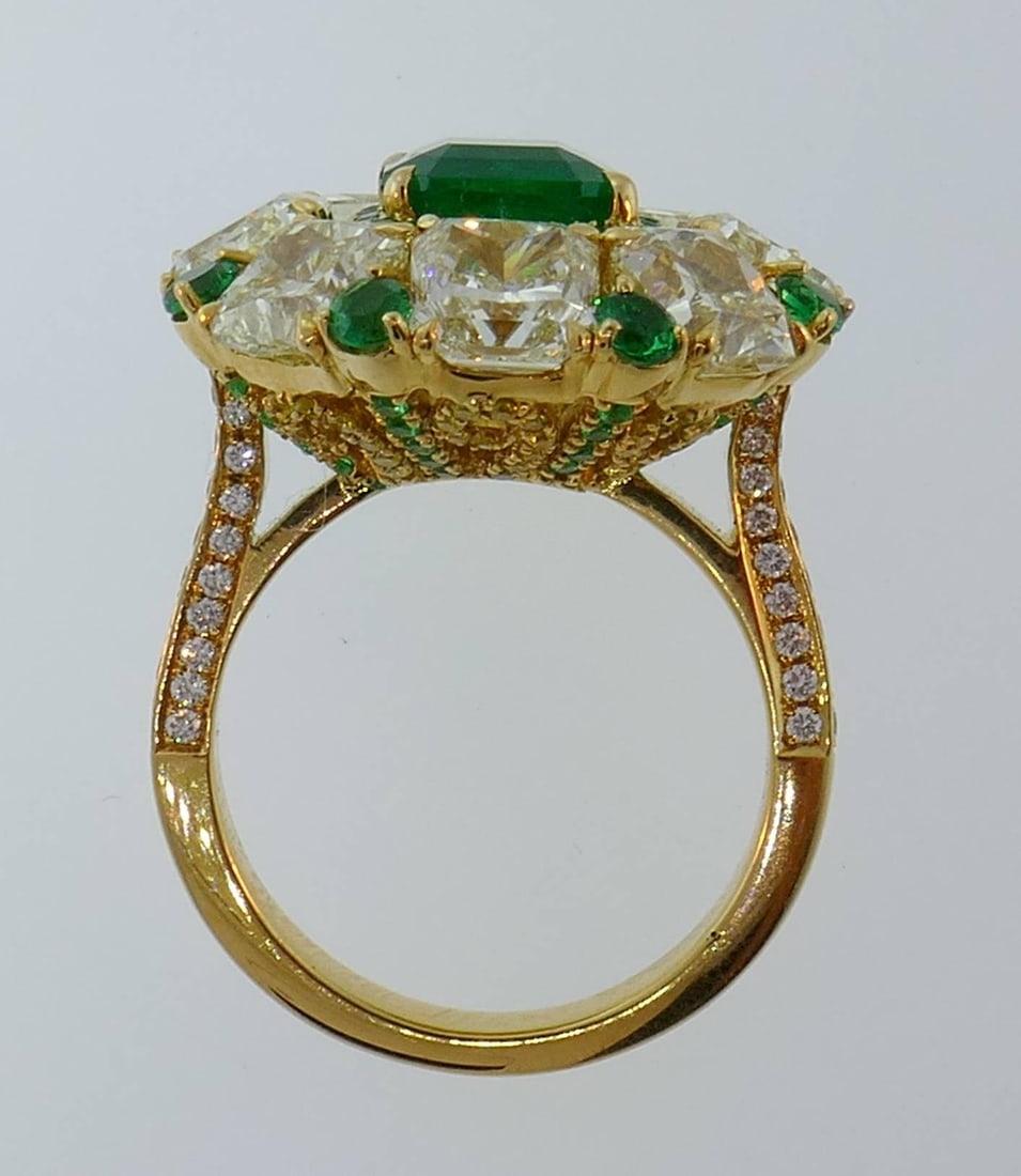2.24 Carat Emerald Diamond Yellow Gold Ring - 6
