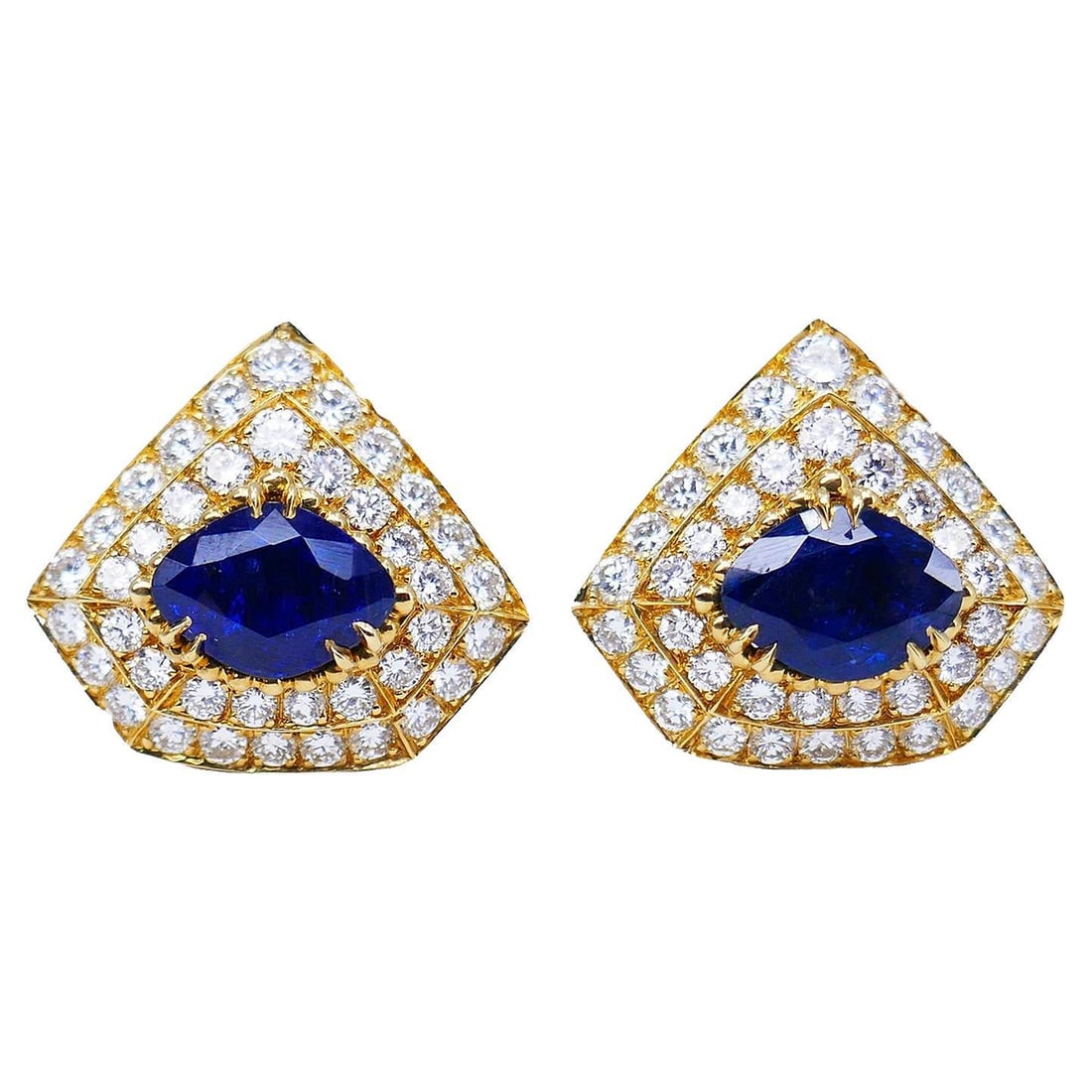 Areza Vintage French Earrings 18k Gold Sapphire Diamond Estate Jewelry: Title: Areza Vintage French Earrings 18k Gold Sapphire Diamond Estate Jewelry Description: About the Item A pair of vintage French 18k gold earrings, featuring sapphire and diamond. The earrings are m
