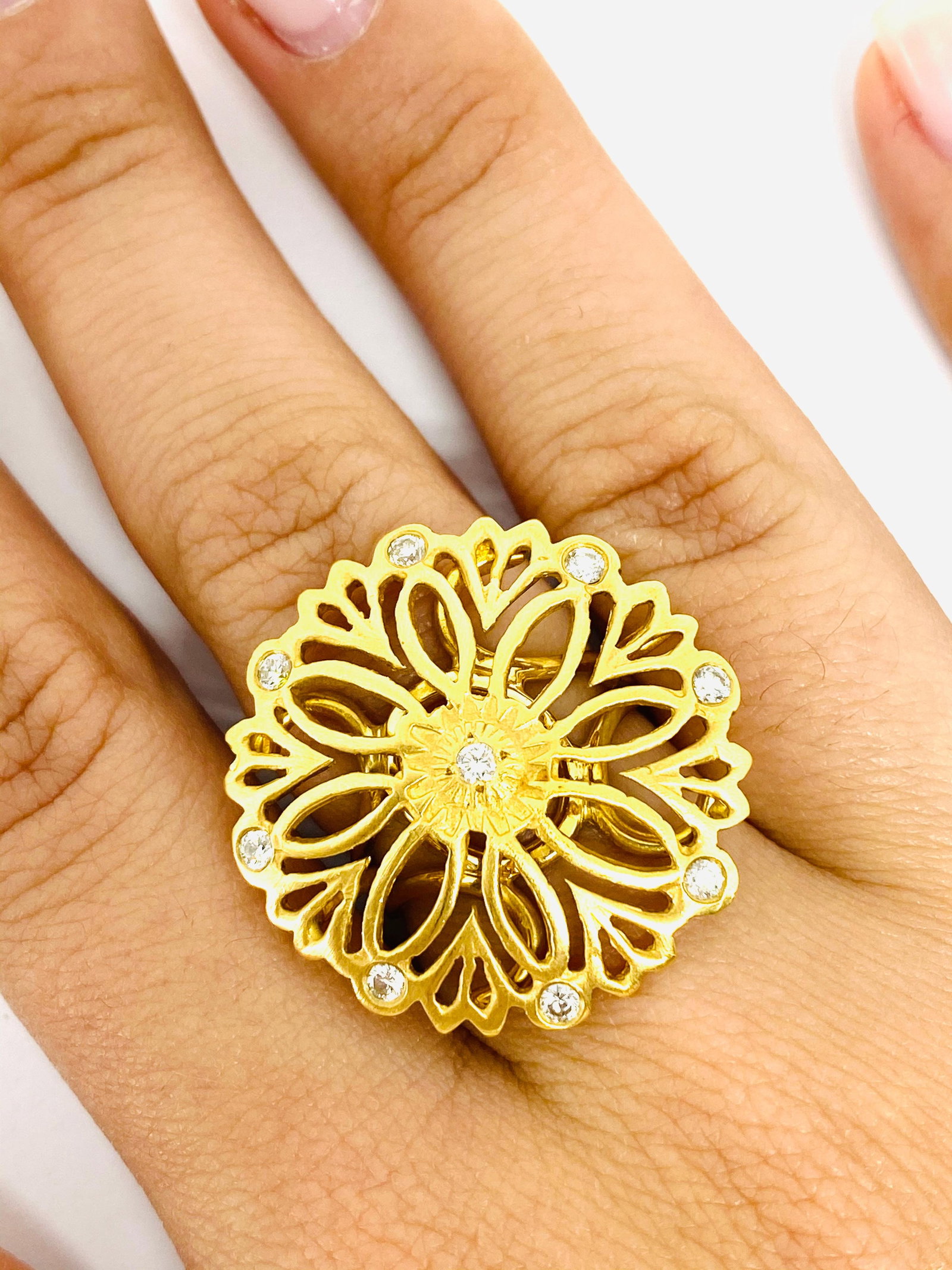 Suzanne Wilson 18K Yellow Gold and Diamond Florentine Finish Coctail Ring - 6