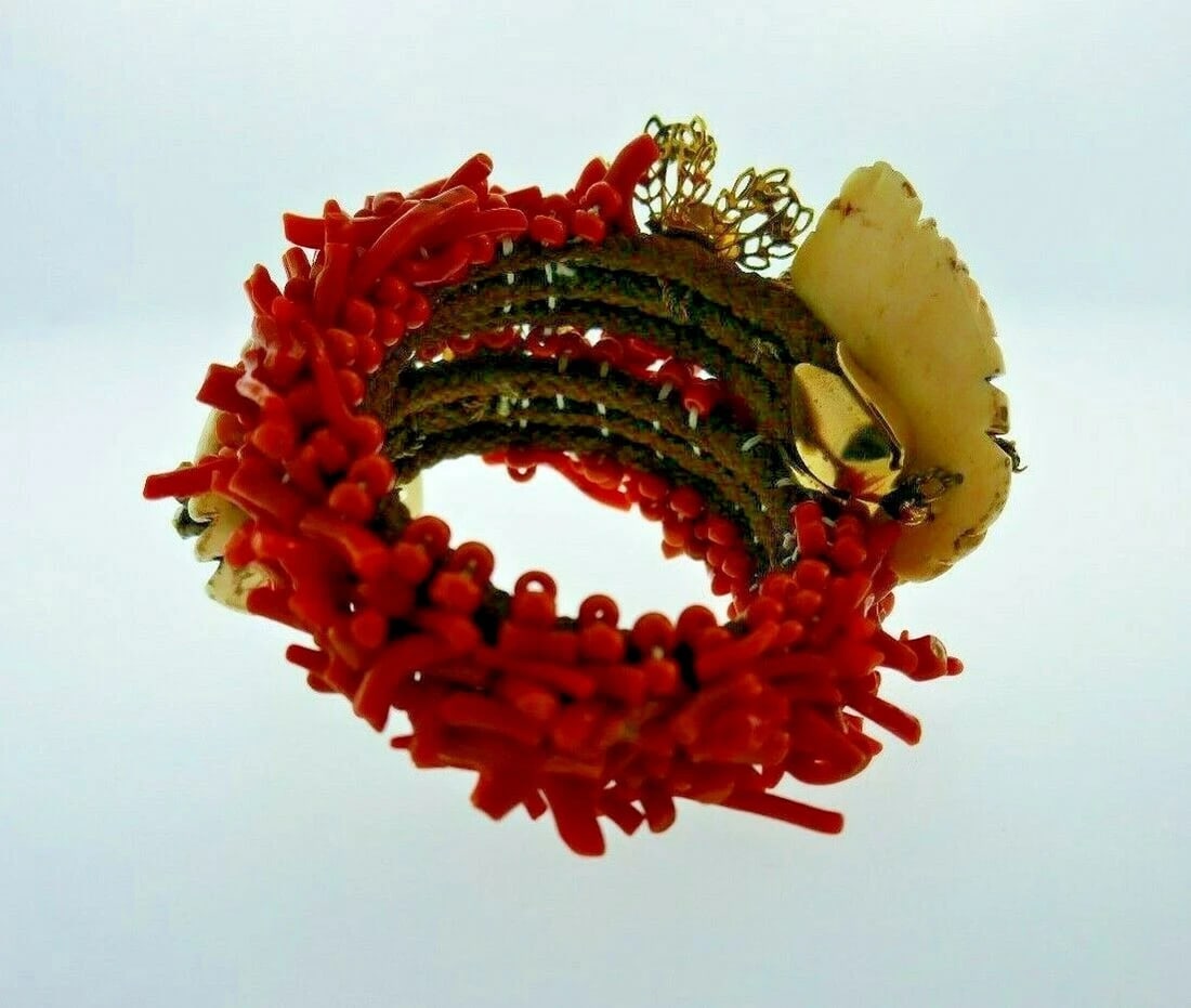 MIRIAM HASKELL Coral, Gold Plate & Rhinestone Bracelet Vintage - 4