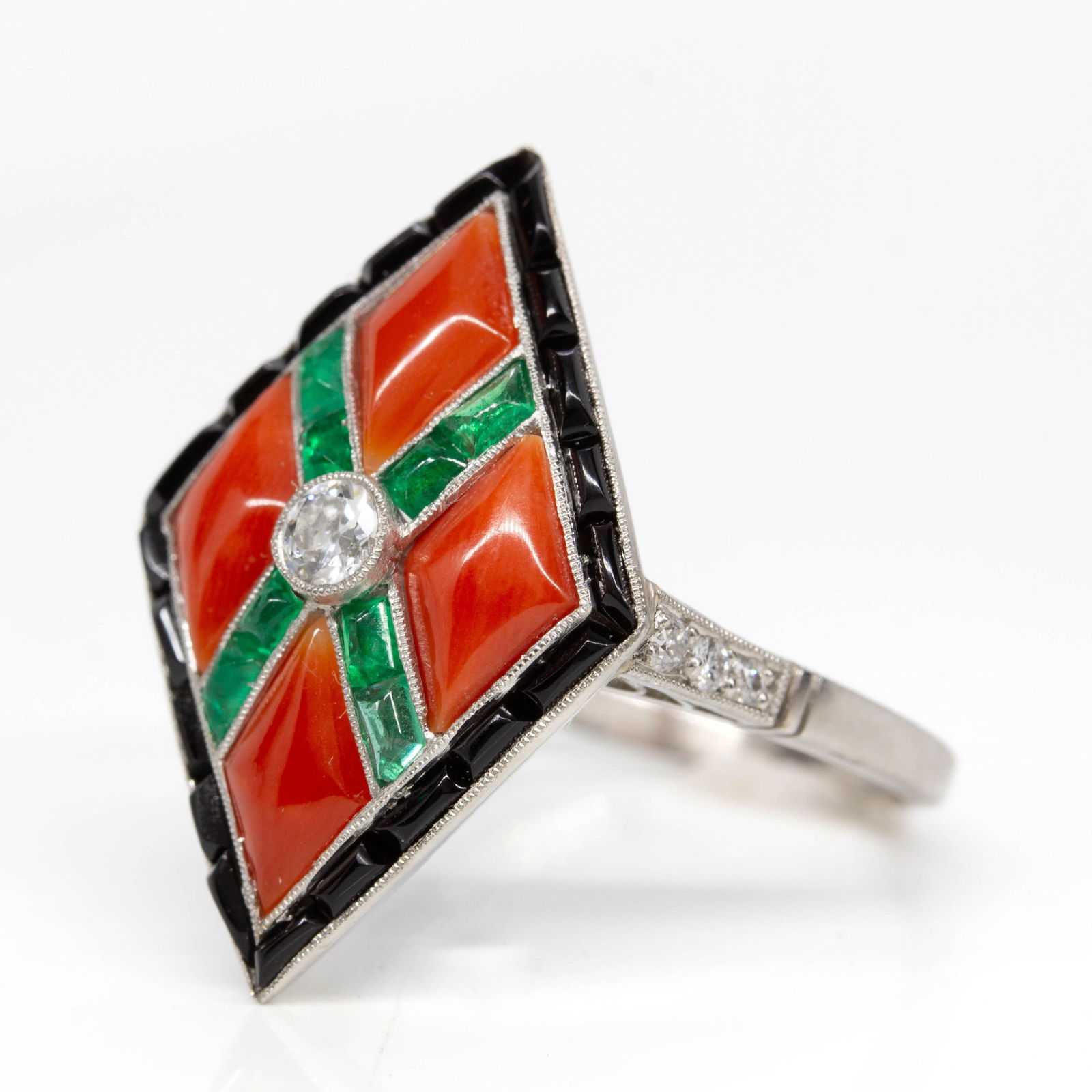 Art Deco Platinum Natural Diamond, Emerald, Onyx and Coral Ring - 2