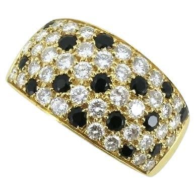 Van Cleef & Arpels 18k Gold Onyx Diamond Ring: Title: Van Cleef & Arpels 18k Gold Onyx Diamond Ring Description: About the Item Van Cleef & Arpels 18k Gold Onyx Diamond Ring. This vintage ring weighs 7.6 grams and is size 8.75. Circa 1970s, this r