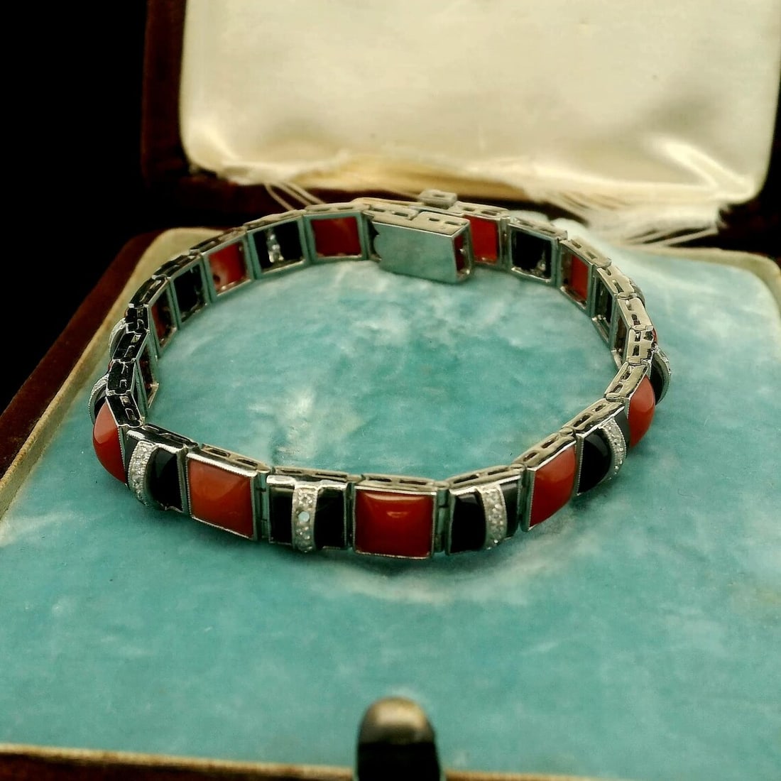 Art Deco Platinum Natural Coral, Onyx and Diamond Bracelet - 4