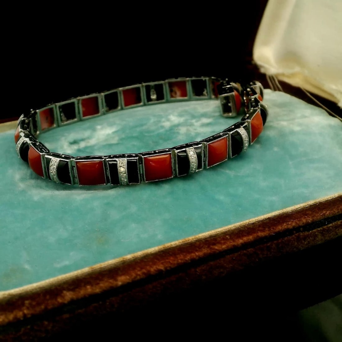 Art Deco Platinum Natural Coral, Onyx and Diamond Bracelet - 5