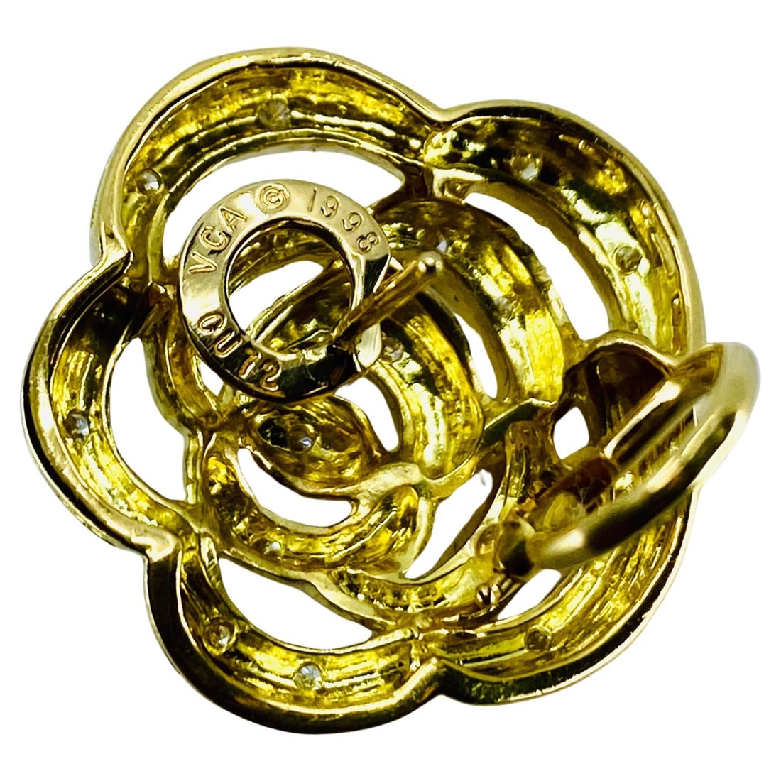 Van Cleef & Arpels Gold Diamond Camellia Earrings - 6