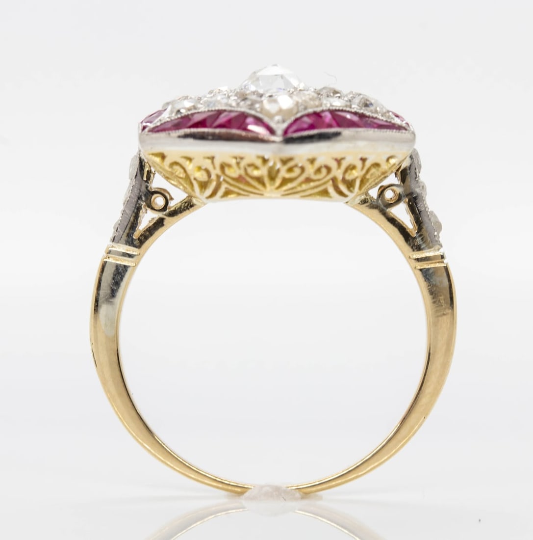 Estate 18k gold and Platinum Coral and Diamond Ring - 5
