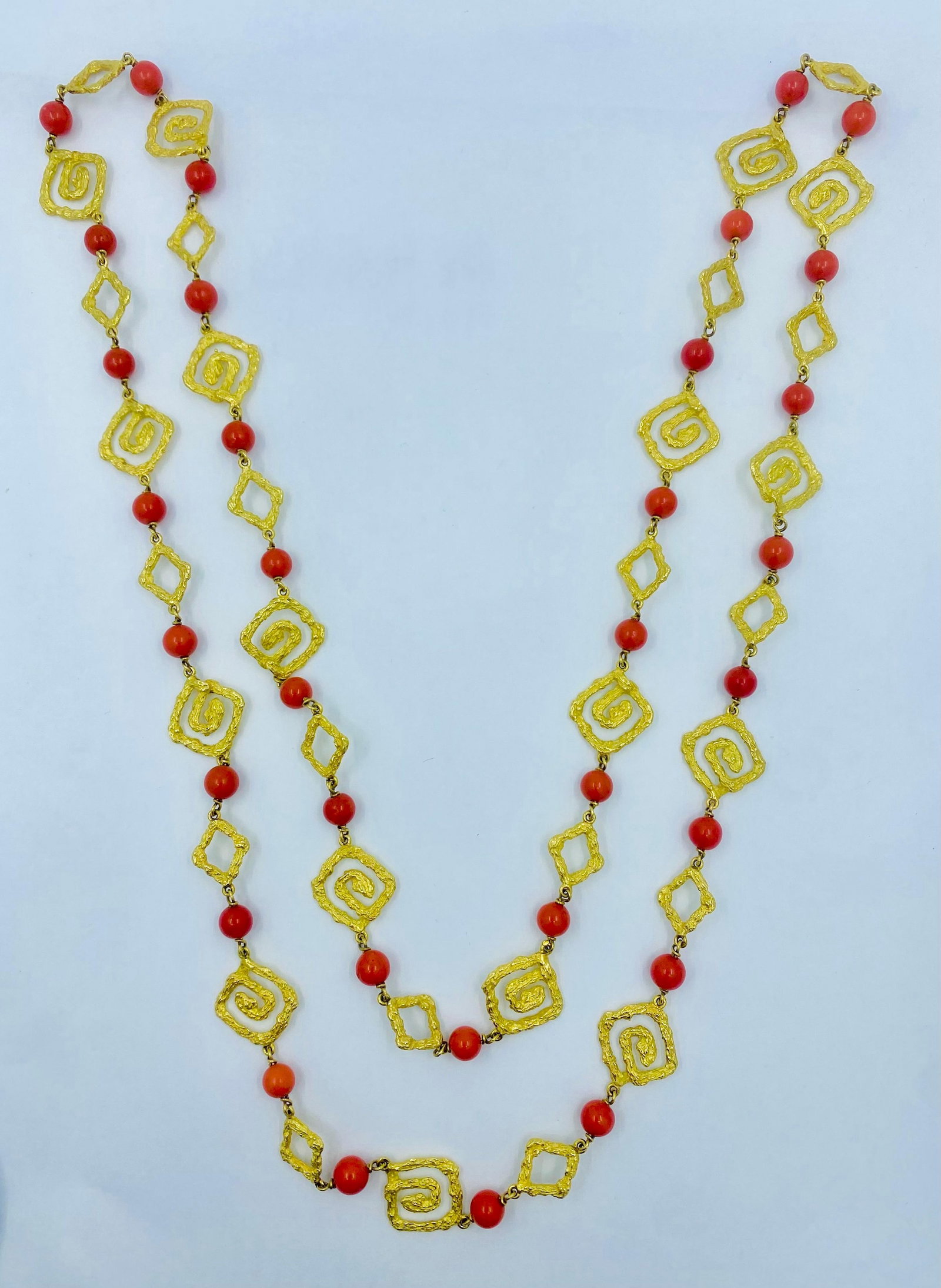 Tabbah Coral Gold Necklace - 17