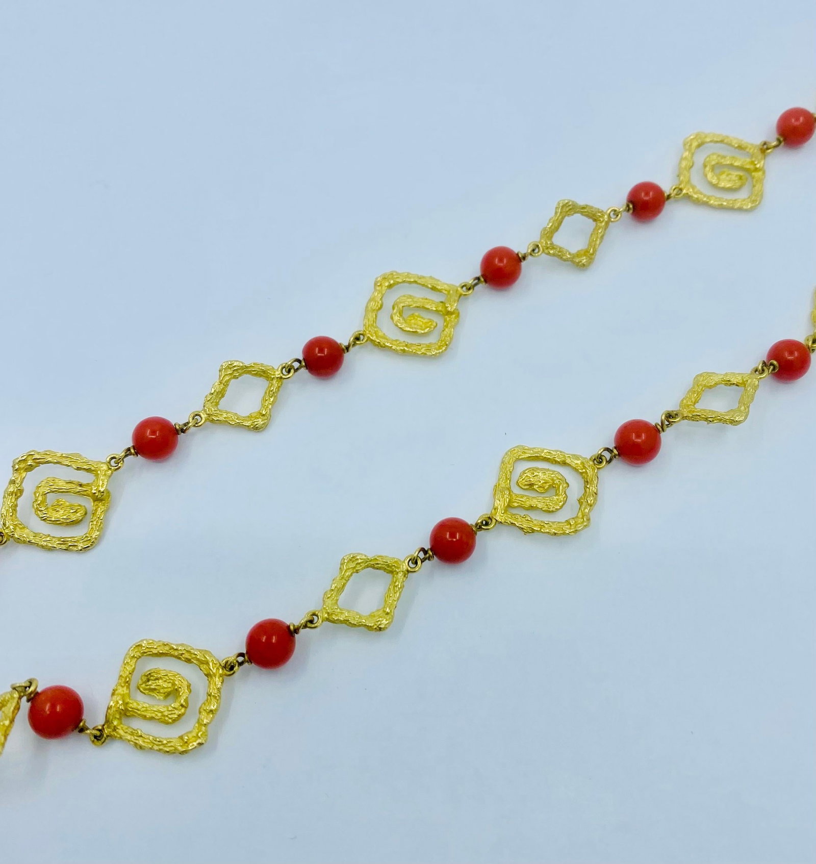 Tabbah Coral Gold Necklace - 19