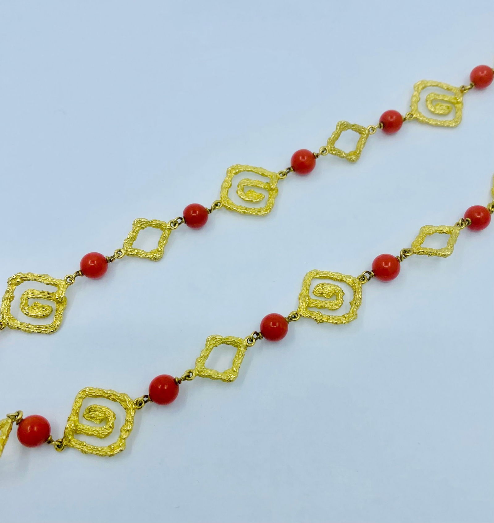 Tabbah Coral Gold Necklace - 3