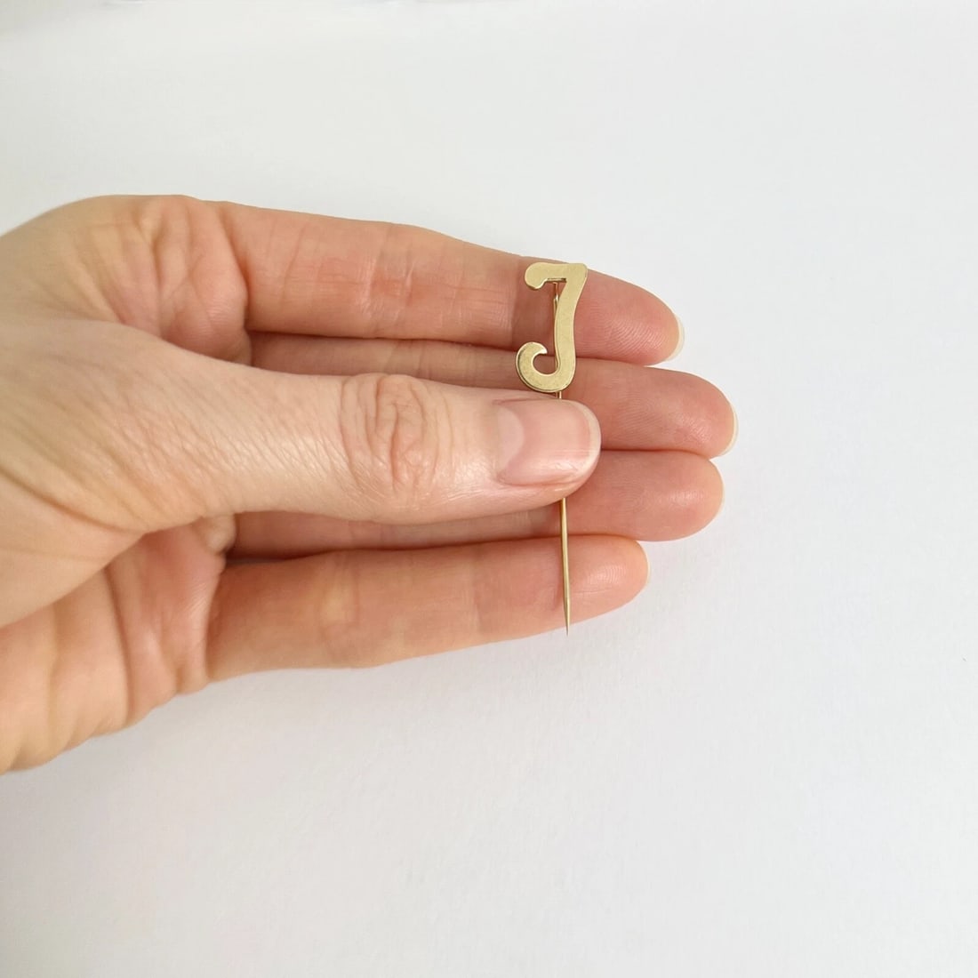 Vintage 1980's Letter T Initial Lapel Stick Pin 14K Yellow Gold, 1.35 Grams - 3