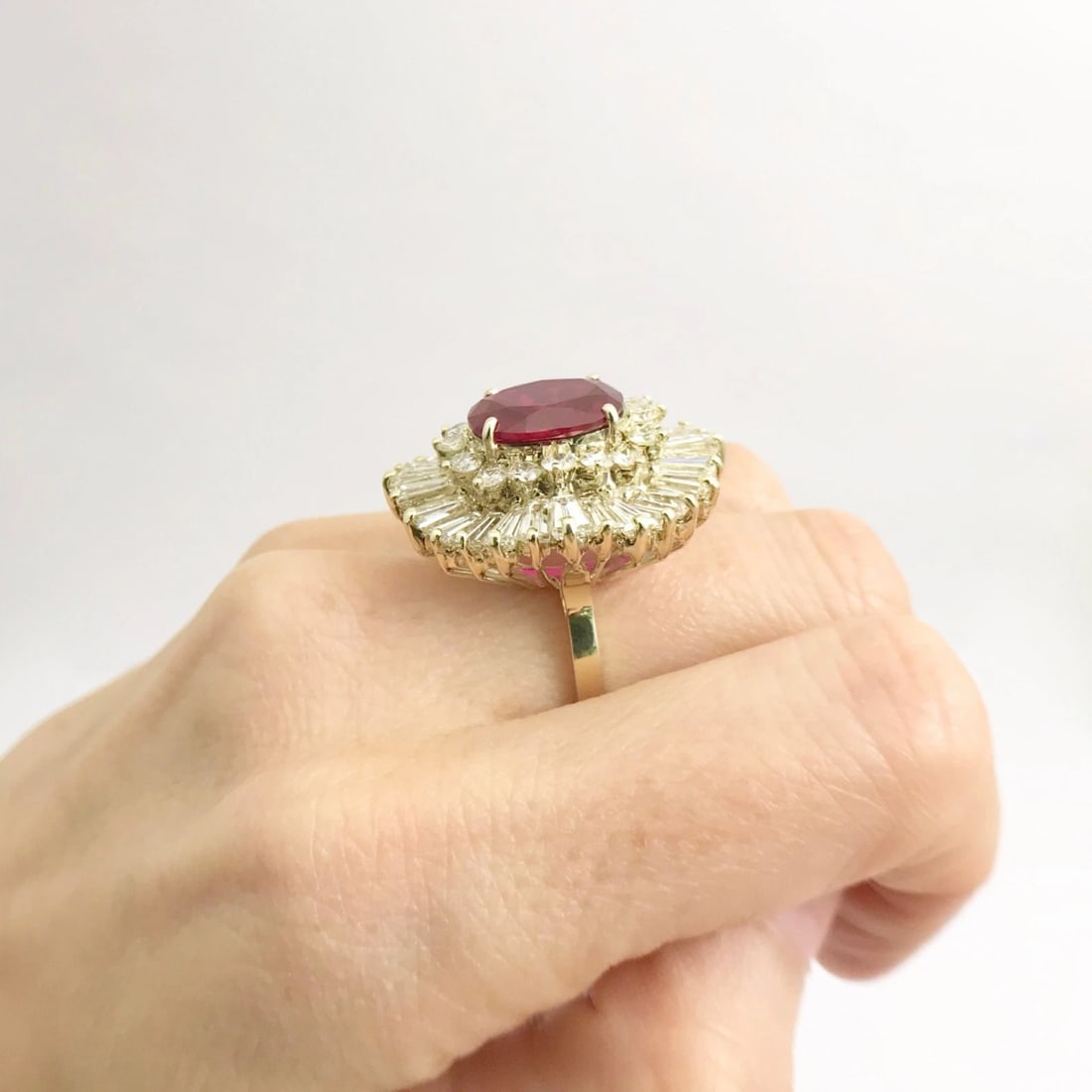 Vintage 1960's Red Gemstone Diamond Cocktail Ring 14K Yellow Gold, 13.81 Grams - 5