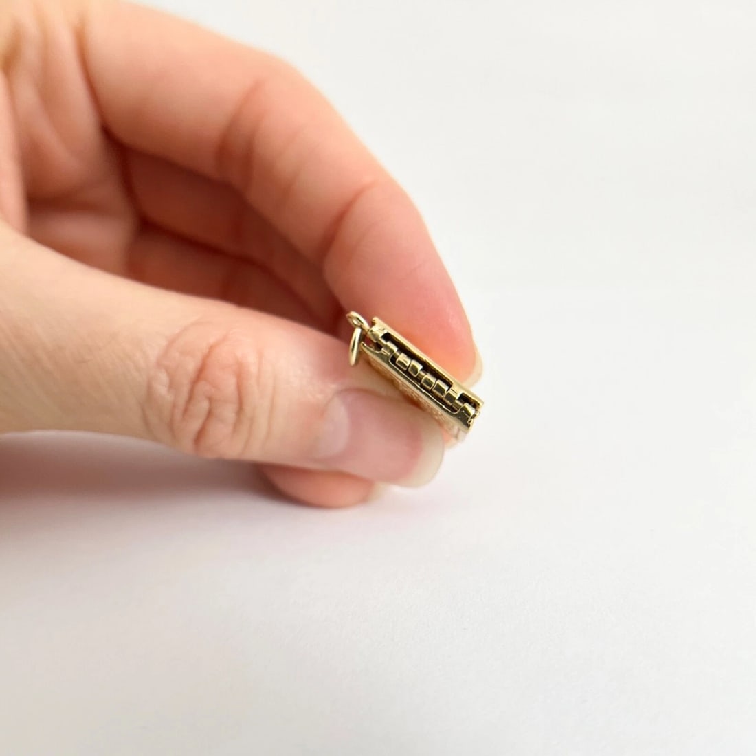 Vintage 1950's Holy Bible Movable Charm 12K Yellow Gold, 5.65 Grams - 8