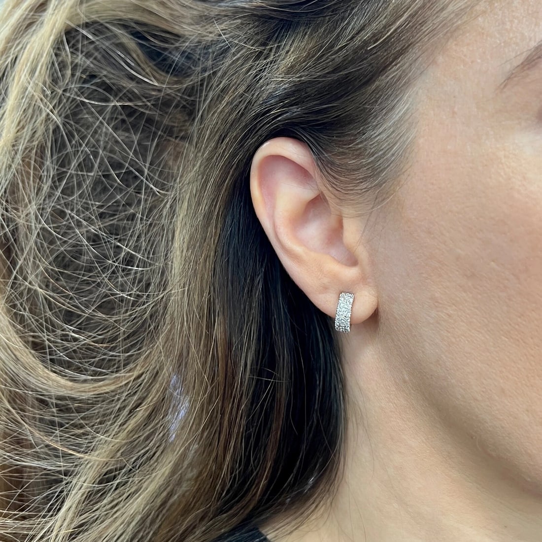 Vintage Two-Tone CZ Cubic Zirconia Huggie Hoop Earrings 14K Yellow Gold, 2.42 Gr - 3