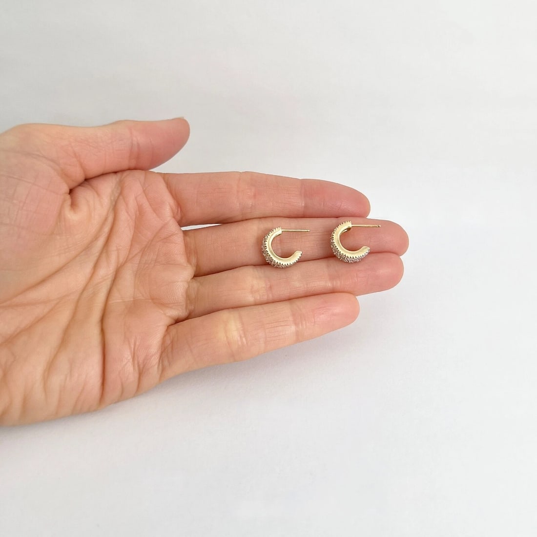 Vintage Two-Tone CZ Cubic Zirconia Huggie Hoop Earrings 14K Yellow Gold, 2.42 Gr - 4