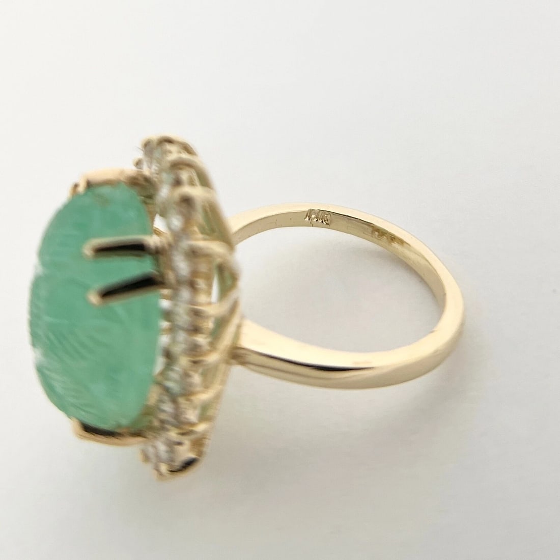 Vintage Carved Green Emerald Diamond Halo Cocktail Ring 14K Yellow Gold 8.47 Gr - 8