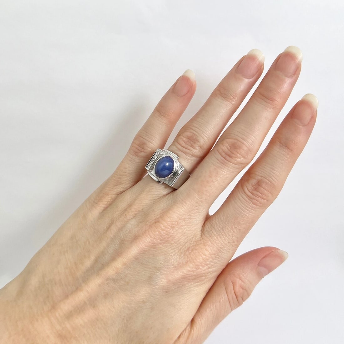 Vintage 1940's Lab-Created Star Sapphire Diamond Ring 14K White Gold, 10.15 Gram - 4
