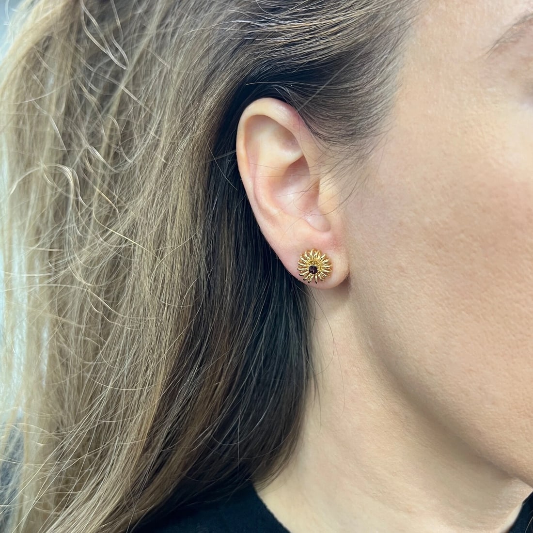 Vintage 1950's Rose Cut Garnet Flower Stud Earrings 14K Yellow Gold, 2.45 Grams - 3