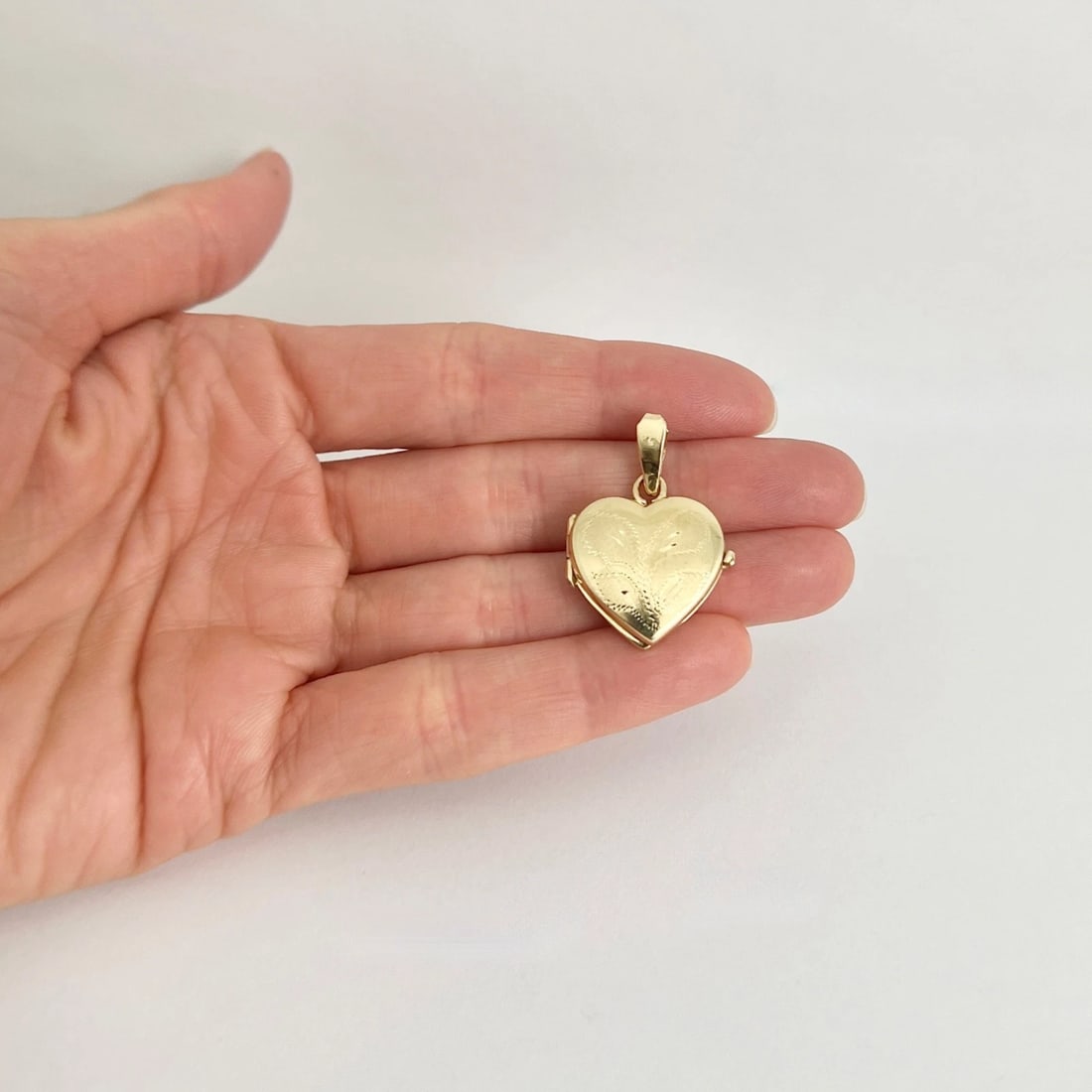 Vintage Italian Heart Photo Locket Necklace Pendant 14K Yellow Gold, 4.62 Grams - 2
