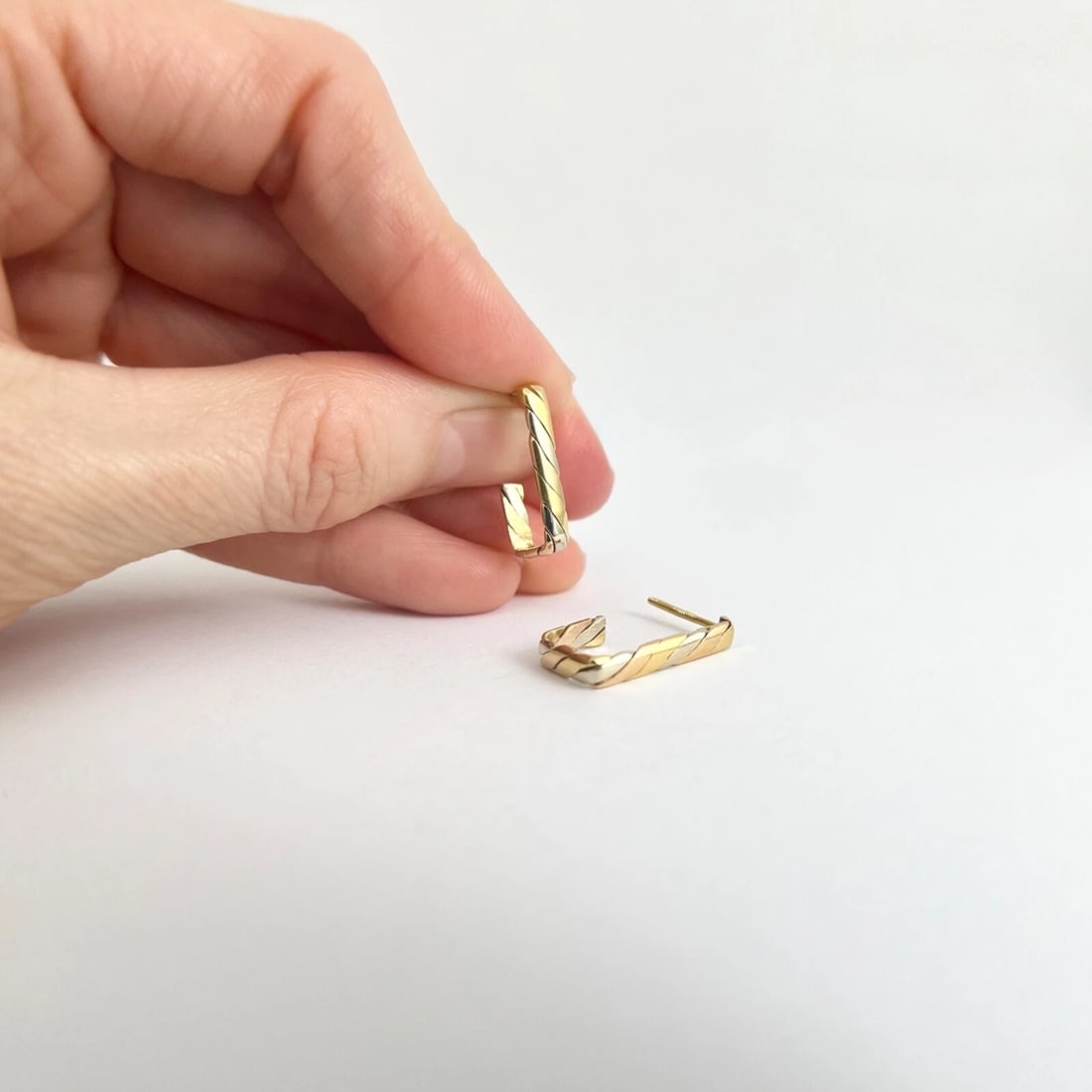 Vintage Tri-Color Square Hoop Earrings 18K Yellow Rose White Gold, 2.81 Grams - 4