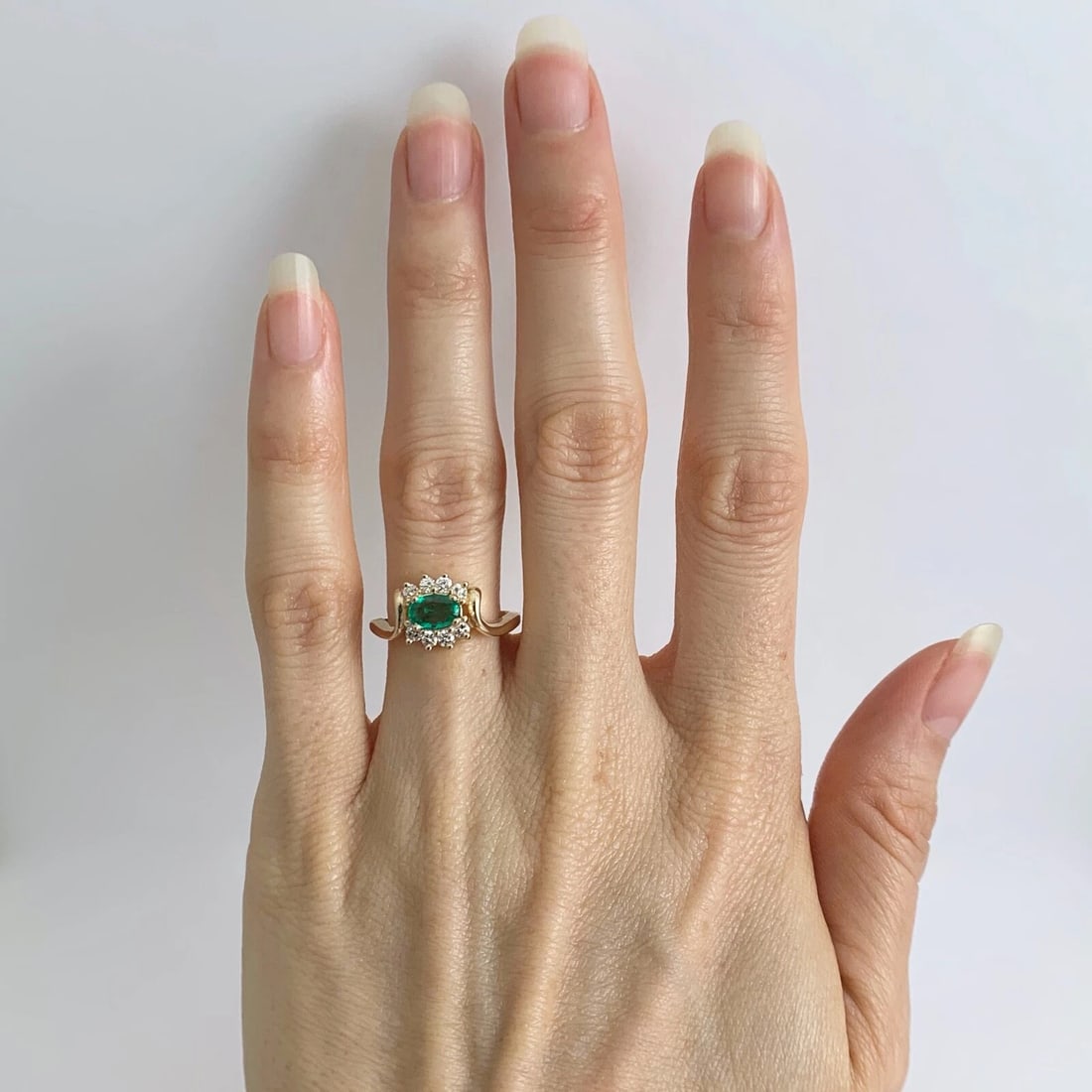 Vintage Oval Green Emerald Diamond Halo Statement Ring 14K Yellow Gold, 3.35 Gr - 2